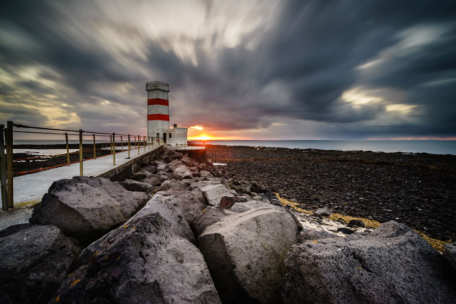 The lighthouse at Garður and ten other places you can visit within an hour after picking up your Lava Auto rental car.