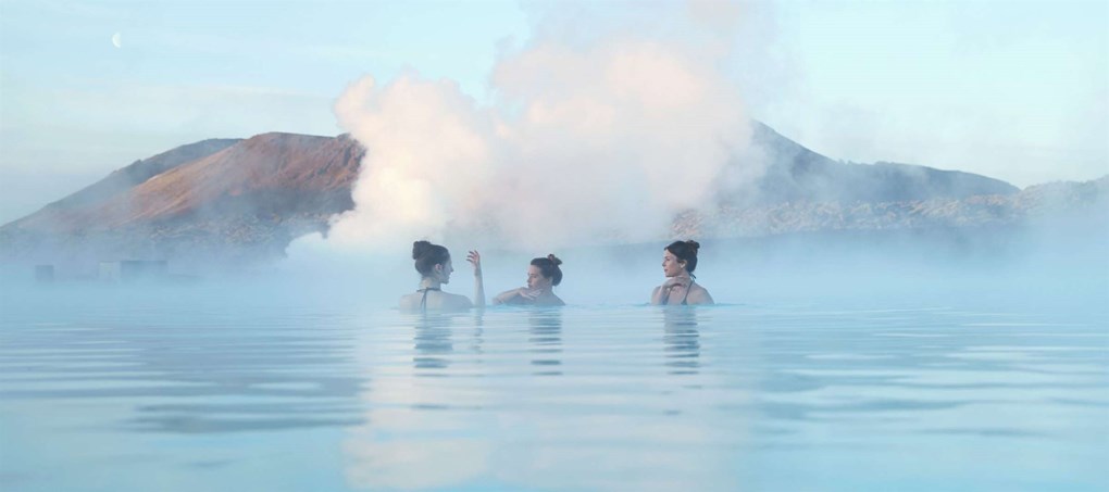 La Laguna Azul es una de las fuentes termales más famosas de Islandia