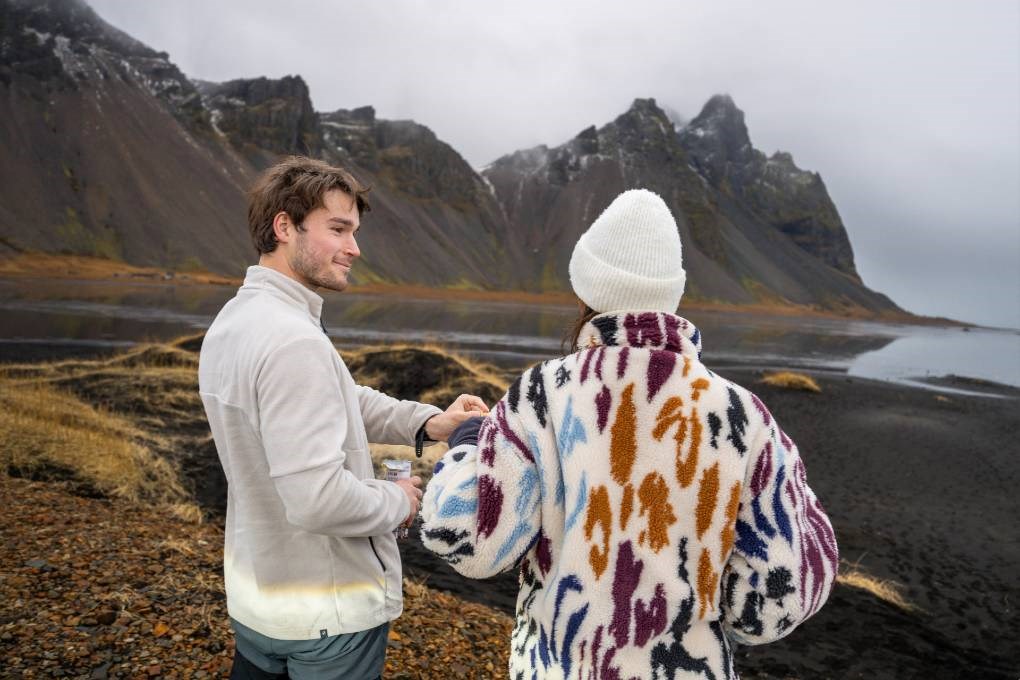 Couple travelling in Iceland