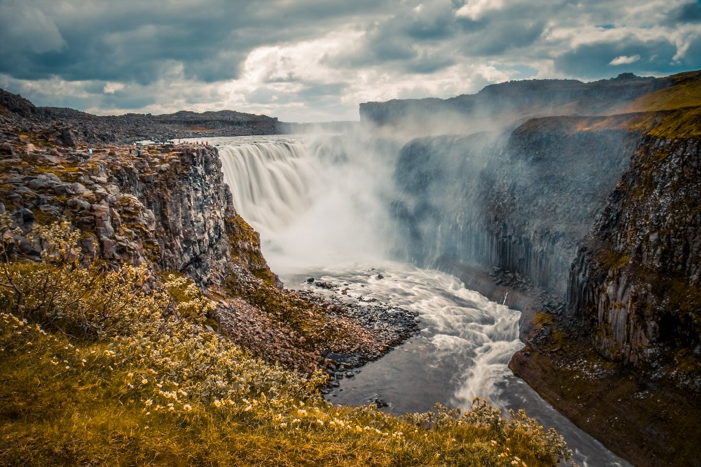 Dettifoss es la segunda cascada más potente de Europa y está situada en el norte de Islandia