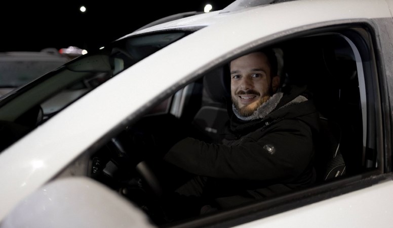 How Old Do You Need to Be to Drive in Iceland?