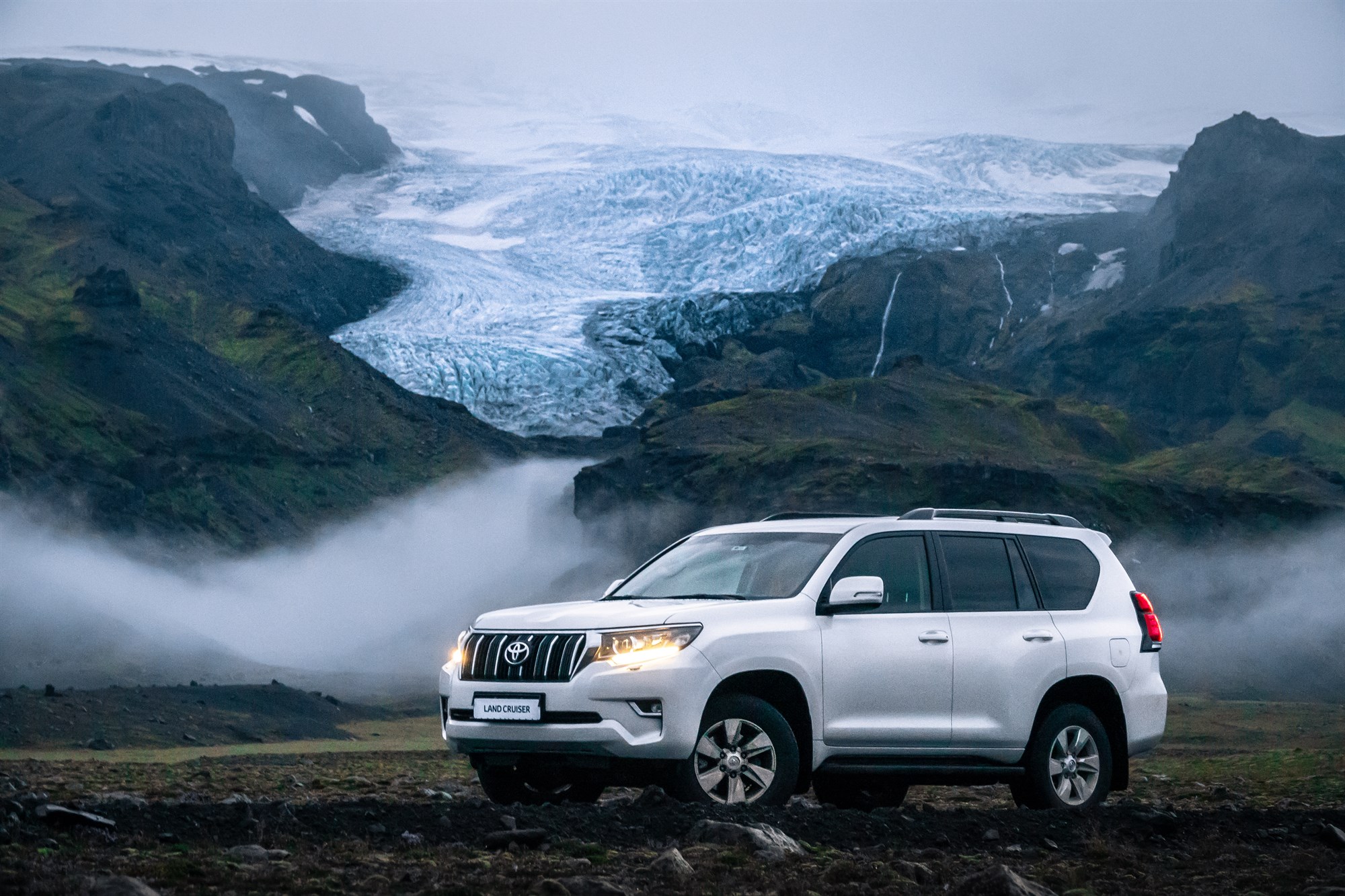 Explore Iceland with your 4WD vechicle from Lava Car Rental