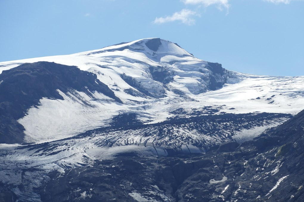 El Eyjafjallajokull es probablemente uno de los volcanes glaciares más famosos de Islandia