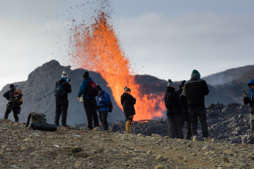 Merece la pena hacer senderismo por el volcán Fagradalsfjall si visitas Islandia