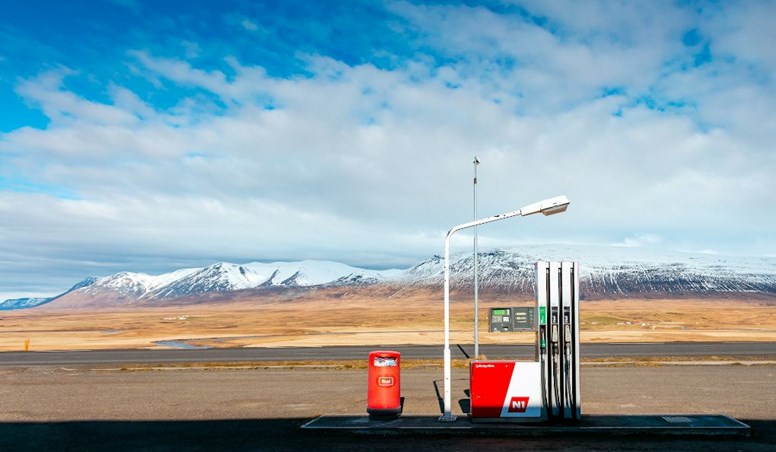 Gas stations and EV charging stations in Iceland