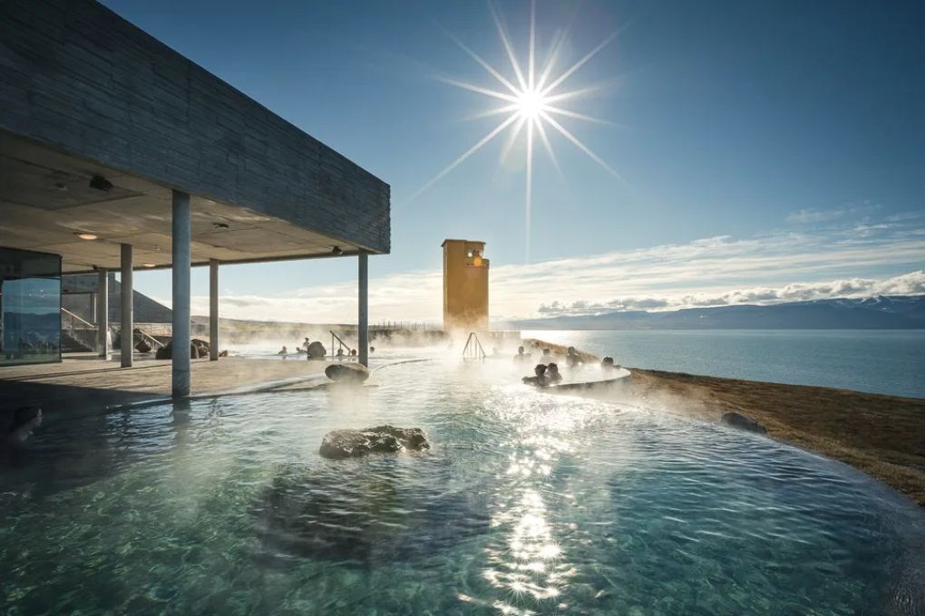 Aguas termales Geosea en Husavik, Islandia