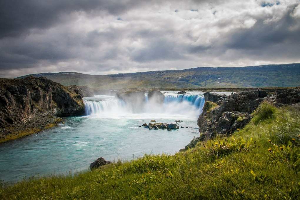 La cascata di Godafoss nel nord dell’Islanda La cascata di Godafoss nel nord dell’Islanda