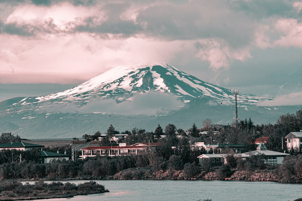 L'Hekla est un puissant volcan en Islande et est connu comme la porte de l'enfer.