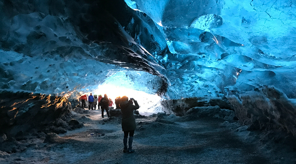 Join an ice cave tour in the Icelandic glaciers