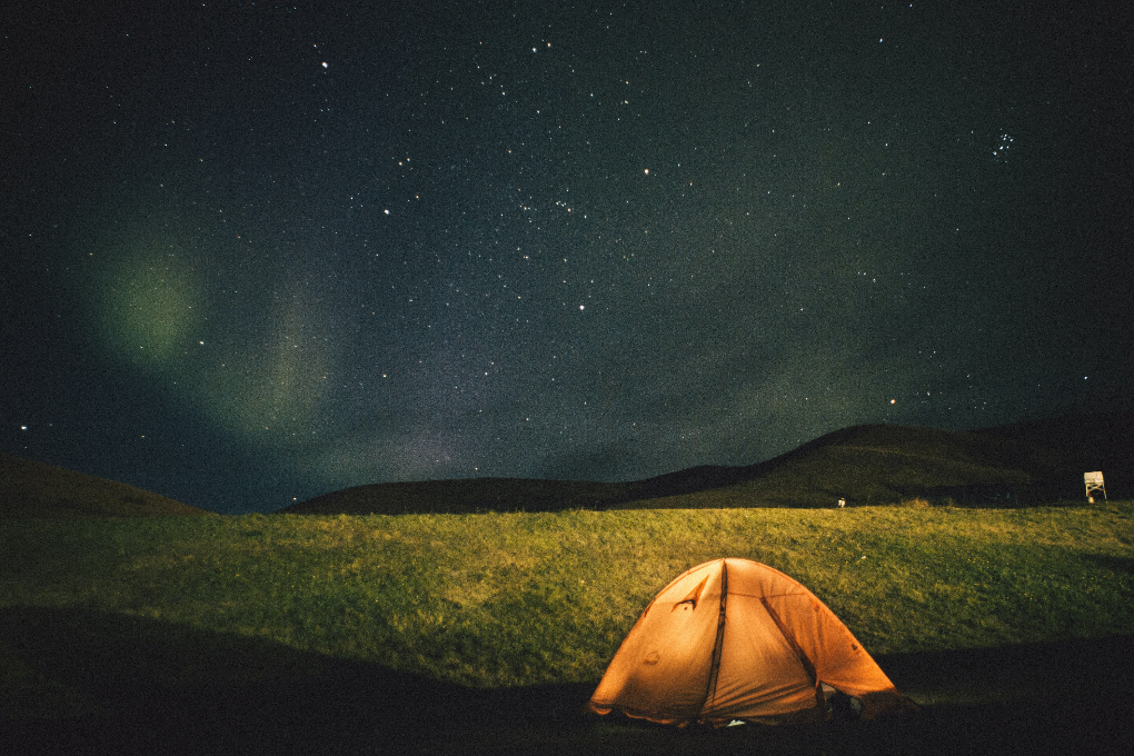 See the beautiful sky in Iceland in a camping trip!