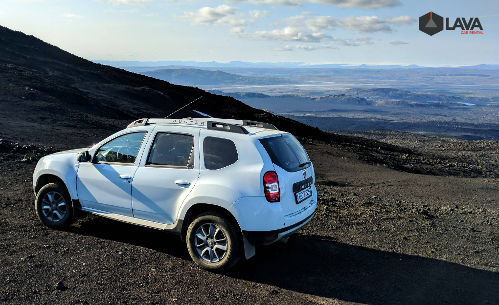 Choose the right rental car in Iceland for your 8-day road trip