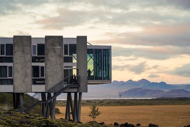 the price for accommodation in Iceland varies with the seasons 
