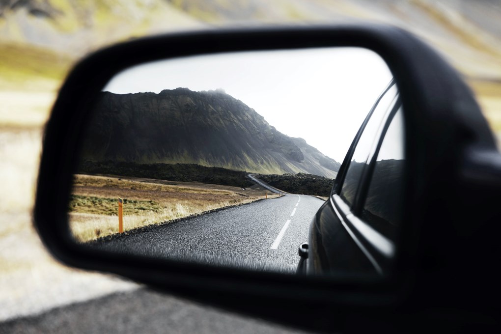 Siempre que mires hacia atrás, encontrarás una vista impresionante de Islandia