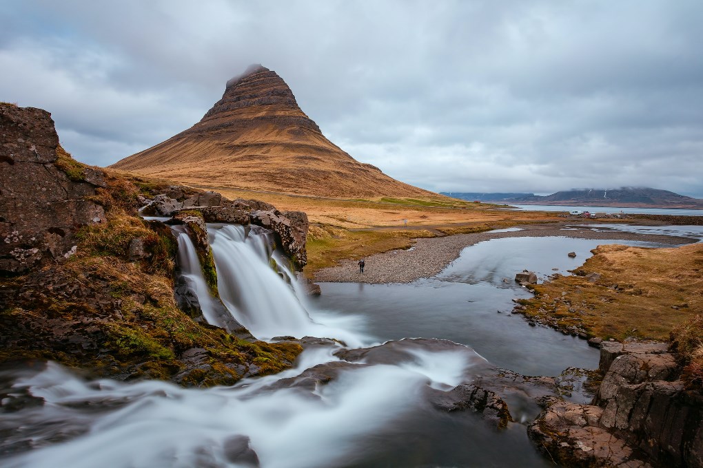Kirkjufell es uno de los lugares más fotografiados de Islandia.