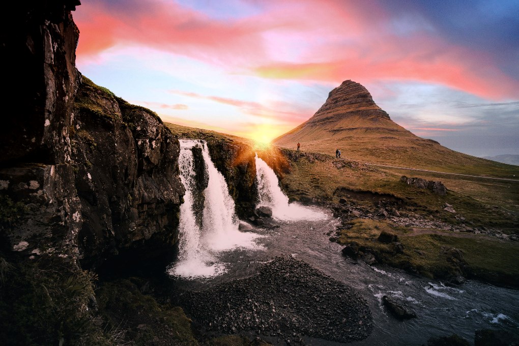 The Mount Kirkjufell in Iceland was featured in the popular Game of Thrones TV series The Mount Kirkjufell in Iceland was featured in the popular Game of Thrones TV series