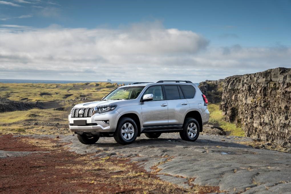 SUV car in Iceland in October