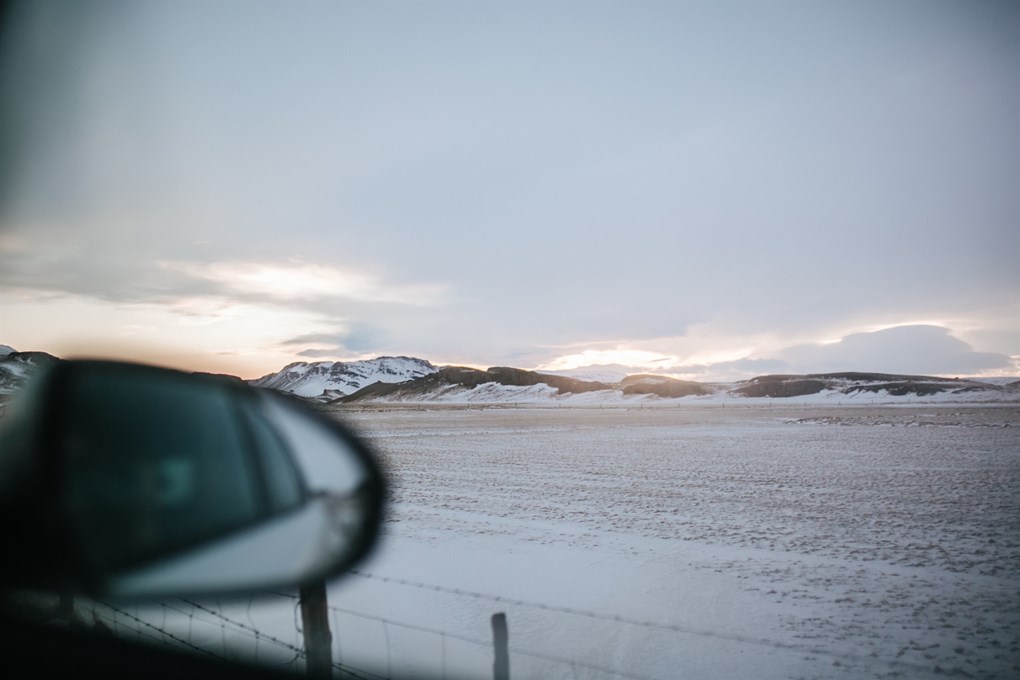 Islandia siempre está cubierta por una gran cantidad de nieve en invierno, por lo que es un reto conducir en esta temporada