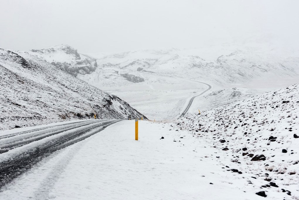La préparation aux conditions routières de l'Islande est essentielle lors d'un voyage hivernal.