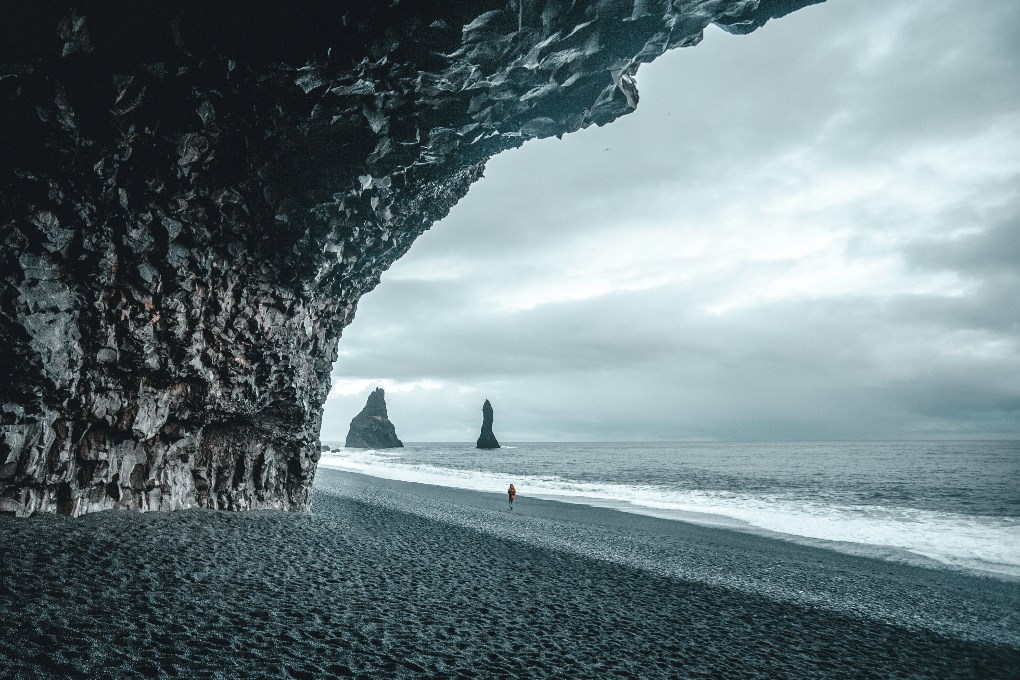 Playa de arena negra de Reynisfjara, Islandia