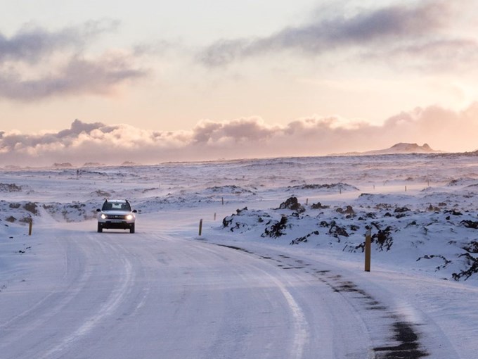 Conducir por Islandia en invierno