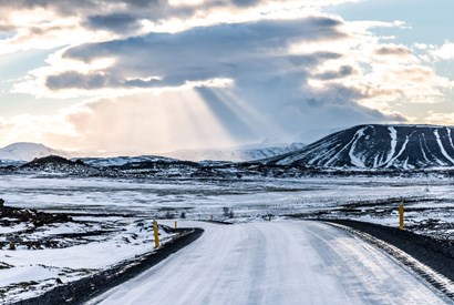 A Guide to Driving in Iceland in November ></a>
				</div>
				<div class=