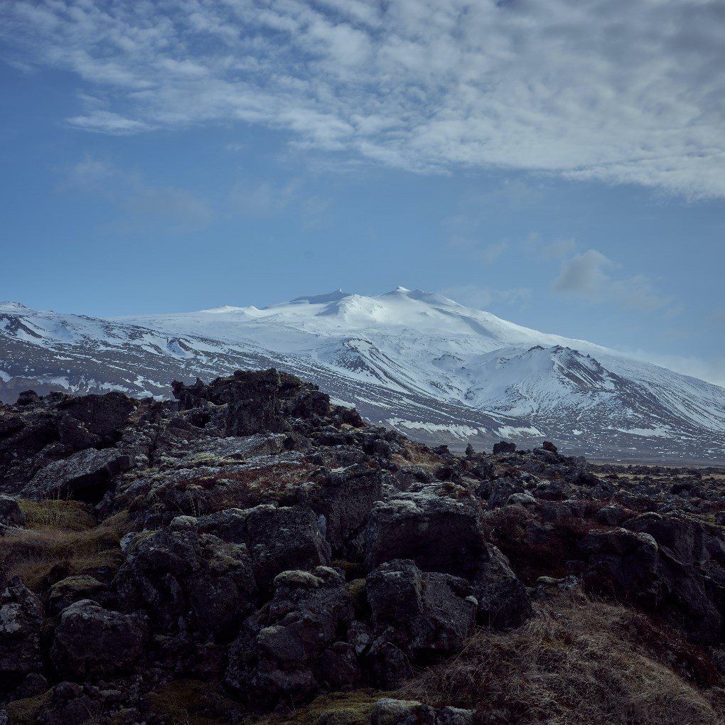 El volcán Snaefellsjokull, en la península de Snaefellsnes, es visible desde Reikiavik cuando los días son claros y luminosos