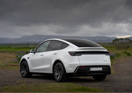 Tesla Model Y (AWD)
