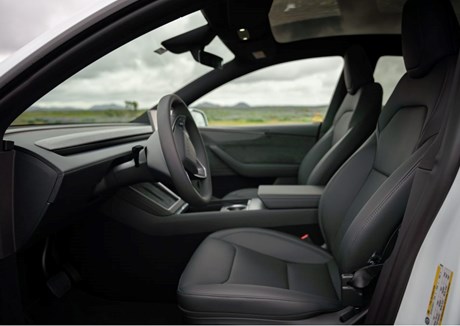 Tesla Model Y (AWD)