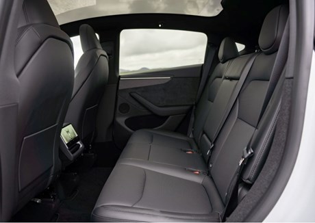 Tesla Model Y (AWD)