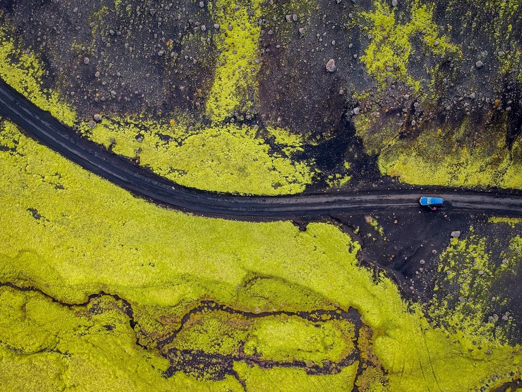 Carretera islandesa vista desde arriba